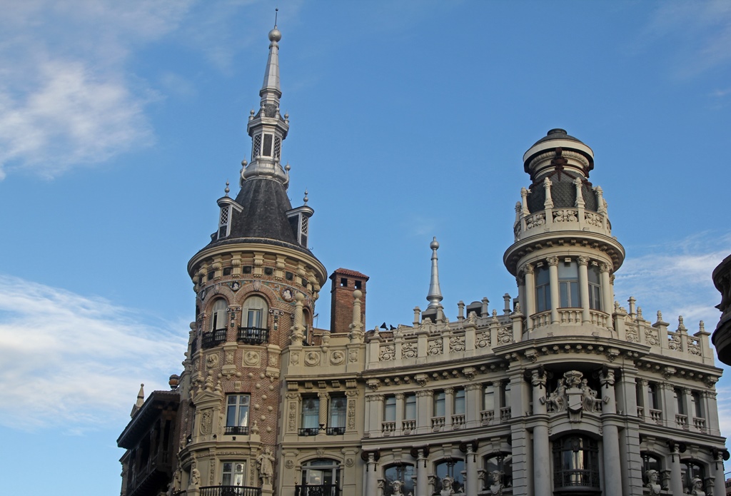 Edificio Meneses, Plaza de Canalejas